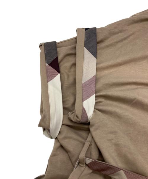 BLUE LABEL CRESTBRIDGE（ブルーレーベルクレストブリッジ）BLUE LABEL CRESTBRIDGE (ブルーレーベルクレストブリッジ) コンパクトポンチカラーネックドレス ベージュ サイズ:40の古着・服飾アイテム