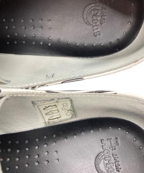 Dr.Martens（ドクターマーチン）Dr.Martens (ドクターマーチン) 3ホールシューズ/ドクターマーチン ホワイト×ブラック サイズ:UK6の古着・服飾アイテム