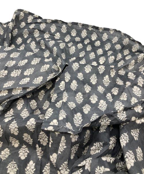 KAGURE（カグレ）kagure (カグレ) プリントギャザーブラウス グレー サイズ:FREEの古着・服飾アイテム