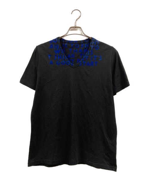 Maison Margiela（メゾンマルジェラ）Maison Margiela (メゾンマルジェラ) VネックエイズTシャツ ブラック×ブルー サイズ:Ｍの古着・服飾アイテム