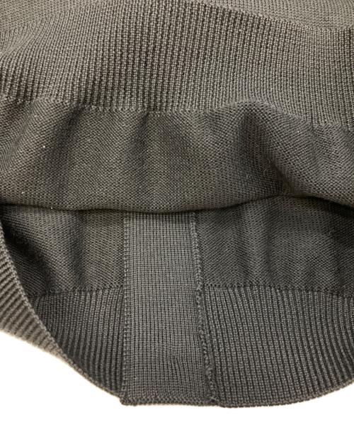 H BEAUTY&YOUTH（エイチ ビューティー&ユース）H BEAUTY&YOUTH (エイチ ビューティー&ユース) SOLID WOOL 9GAUGE V CARDIGAN/エイチ ビューティー&ユース/1228-106-0648 ブラック サイズ:Sの古着・服飾アイテム