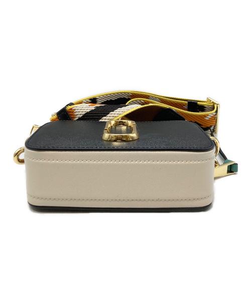 MARC JACOBS（マークジェイコブス）MARC JACOBS (マークジェイコブス) スナップショットショルダーバッグ　マークジェイコブス　M0012007 ブラック×ブラウンの古着・服飾アイテム