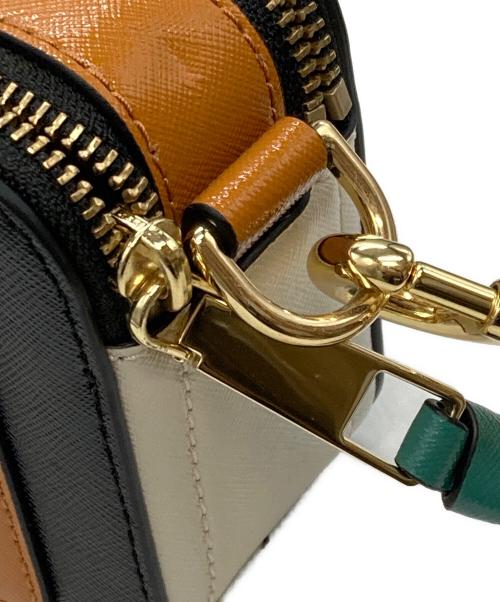 MARC JACOBS（マークジェイコブス）MARC JACOBS (マークジェイコブス) スナップショットショルダーバッグ　マークジェイコブス　M0012007 ブラック×ブラウンの古着・服飾アイテム