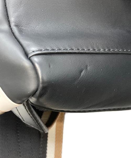 HUGO BOSS（ヒューゴ ボス）HUGO BOSS (ヒューゴ ボス) シグネチャーストライプフェイクレザーバックパック　ヒューゴ ボス　 ブラックの古着・服飾アイテム