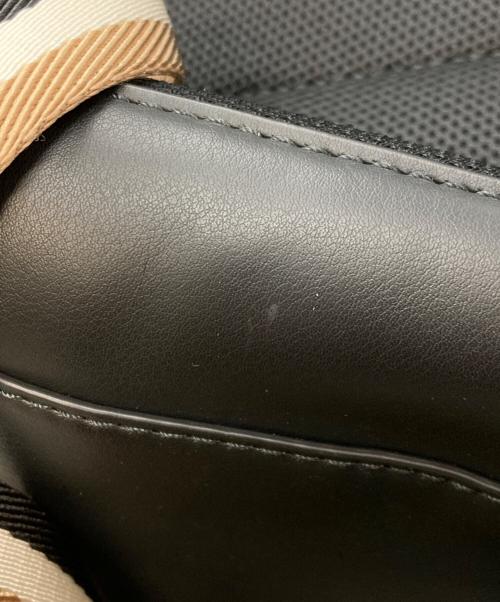 HUGO BOSS（ヒューゴ ボス）HUGO BOSS (ヒューゴ ボス) シグネチャーストライプフェイクレザーバックパック　ヒューゴ ボス　 ブラックの古着・服飾アイテム