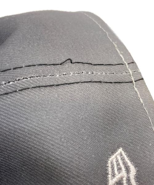 SUPREME（シュプリーム）Supreme (シュプリーム) New Era (ニューエラ) キャップ　シュプリーム　ニューエラ グレーの古着・服飾アイテム