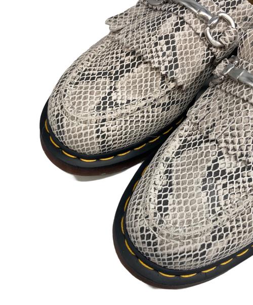 Dr.Martens（ドクターマーチン）Dr.Martens (ドクターマーチン) パイソン柄ADRIAN SNAFFLE ホワイト×ブラック サイズ:UK6の古着・服飾アイテム