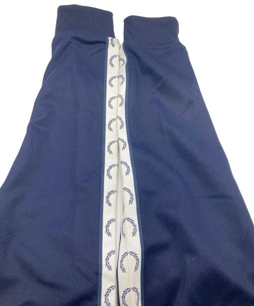 FRED PERRY（フレッドペリー）FRED PERRY (フレッドペリー) トラックジャケット　フレッドペリー　J4620/885 ネイビー サイズ:Ｍの古着・服飾アイテム
