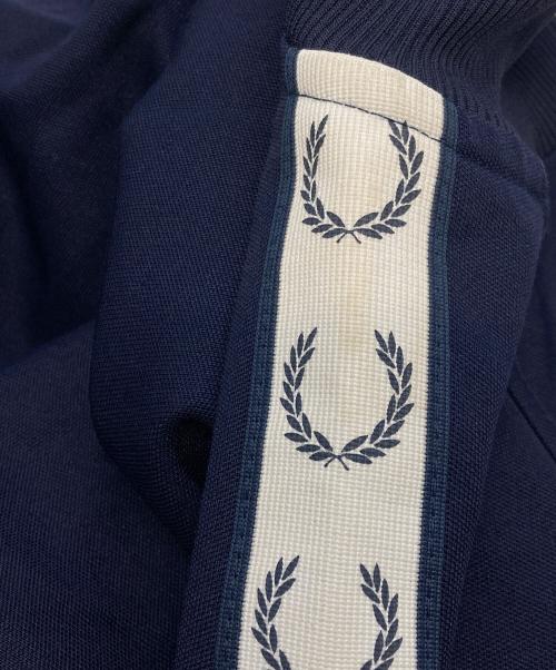 FRED PERRY（フレッドペリー）FRED PERRY (フレッドペリー) トラックジャケット　フレッドペリー　J4620/885 ネイビー サイズ:Ｍの古着・服飾アイテム