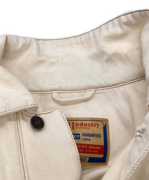 DIESEL（ディーゼル）DIESEL (ディーゼル) D-RILEY TRUCKER JACKET　ディーゼル アイボリー サイズ:Sの古着・服飾アイテム