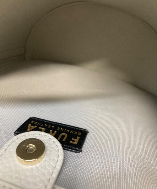 FURLA（フルラ）FURLA (フルラ) DANAE S BUCKET BAG　フルラ　 ホワイトの古着・服飾アイテム