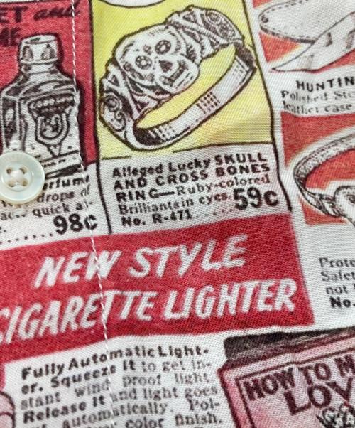 Thee Hysteric XXX（ジィ ヒステリックトリプルエックス）Thee Hysteric XXX (ジィ ヒステリックトリプルエックス) FETISH FLYER柄 レギュラーカラーシャツ　ジィ ヒステリックトリプルエックス　06223AH03　 レッド×イエロー サイズ:Sの古着・服飾アイテム