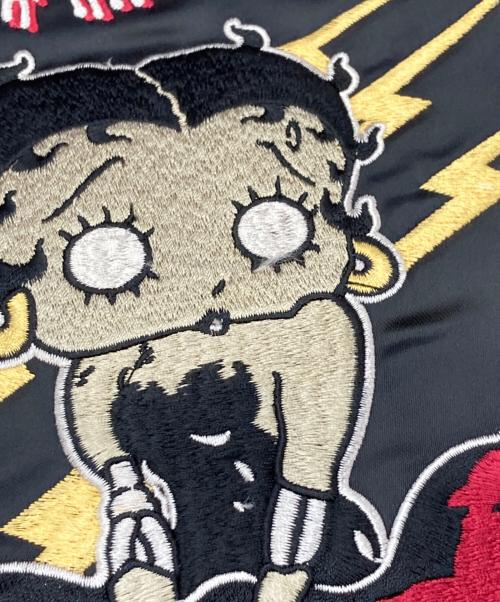 LowBlowKnuckle（ロウブロウナックル）LowBlowKnuckle (ロウブロウナックル) BETTY BOOP (ベティー・ブープ) スカジャン　ベティー・ブープ　ロウブロウナックル　 ブラック サイズ:XLの古着・服飾アイテム