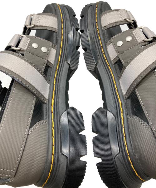Dr.Martens（ドクターマーチン）Dr.Martens (ドクターマーチン) TRACT PEARSON SANDAL グレー サイズ:Ｌの古着・服飾アイテム