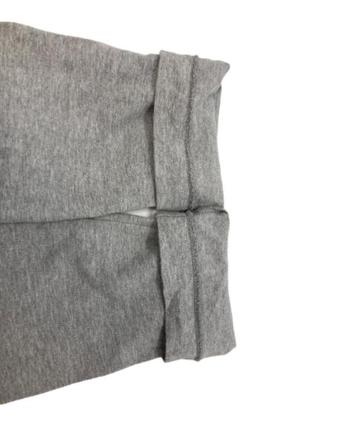 PLAY COMME des GARCONS（プレイコムデギャルソン）PLAY COMME des GARCONS (プレイコムデギャルソン) ハートワッペンロングスリーブカットソー グレー サイズ:Ⅼの古着・服飾アイテム