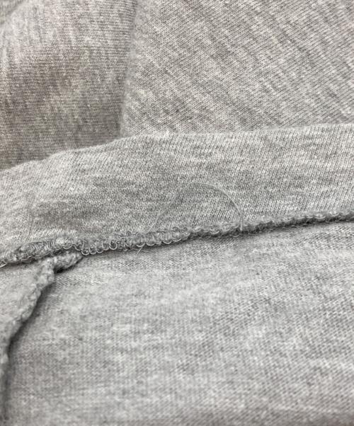 PLAY COMME des GARCONS（プレイコムデギャルソン）PLAY COMME des GARCONS (プレイコムデギャルソン) ハートワッペンロングスリーブカットソー グレー サイズ:Ⅼの古着・服飾アイテム