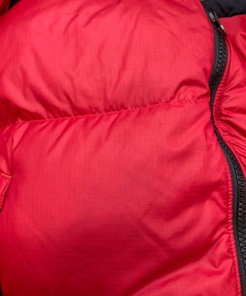 THE NORTH FACE（ザ ノース フェイス）THE NORTH FACE (ザ ノース フェイス) 1996 レトロ ヌプシ ジャケット　ザ ノース フェイス　NF0A3C8D レッド×ブラック サイズ:Ｍの古着・服飾アイテム