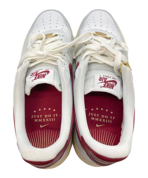 NIKE（ナイキ）NIKE (ナイキ) WMNS AIR FORCE 1 '07 SE PHOTON DUST/TEAM RED-SUMMIT WHITE-MUSLIN　ナイキ ホワイト サイズ:27.5cmの古着・服飾アイテム
