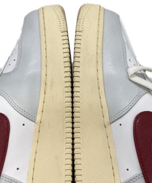 NIKE（ナイキ）NIKE (ナイキ) WMNS AIR FORCE 1 '07 SE PHOTON DUST/TEAM RED-SUMMIT WHITE-MUSLIN　ナイキ ホワイト サイズ:27.5cmの古着・服飾アイテム