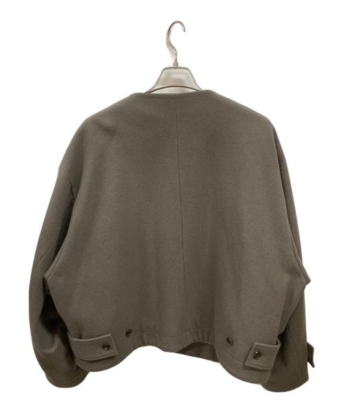 stein（シュタイン）stein (シュタイン) NO COLLAR BELTED JACKET グレー サイズ:Ｍの古着・服飾アイテム