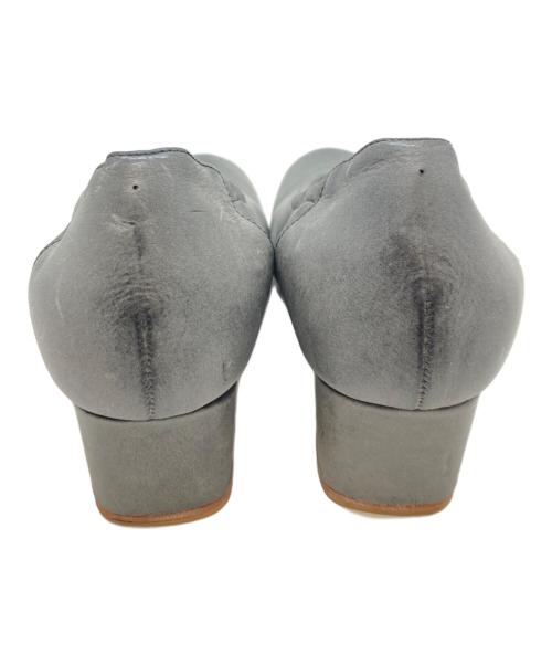ARTS&SCIENCE（アーツアンドサイエンス）ARTS&SCIENCE (アーツアンドサイエンス) レザーヒールギャザーパンプス グレー サイズ:23cmの古着・服飾アイテム