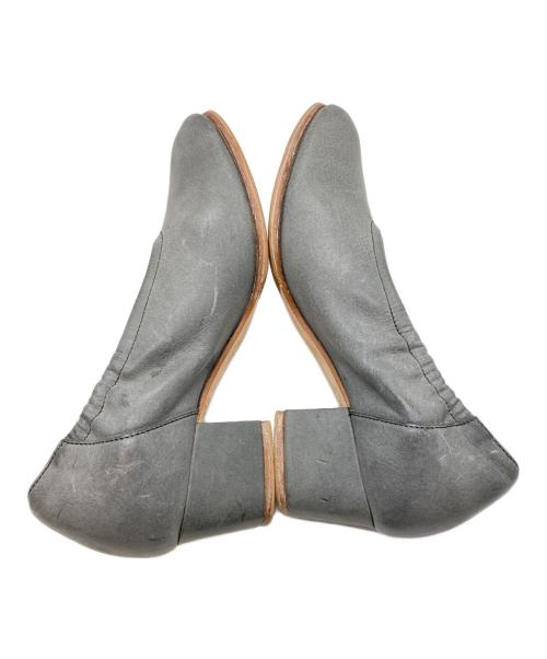 ARTS&SCIENCE（アーツアンドサイエンス）ARTS&SCIENCE (アーツアンドサイエンス) レザーヒールギャザーパンプス グレー サイズ:23cmの古着・服飾アイテム
