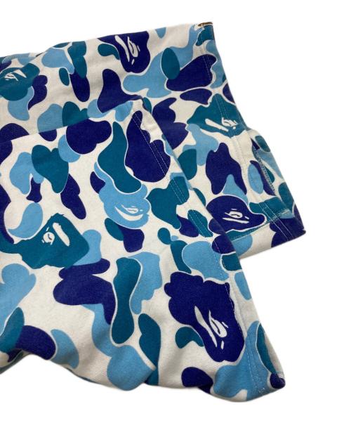 A BATHING APE（アベイシングエイプ）A BATHING APE (アベイシングエイプ) Camo Shark Sweat Shorts ホワイト×ブルー サイズ:XLの古着・服飾アイテム