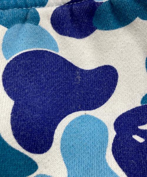A BATHING APE（アベイシングエイプ）A BATHING APE (アベイシングエイプ) Camo Shark Sweat Shorts ホワイト×ブルー サイズ:XLの古着・服飾アイテム