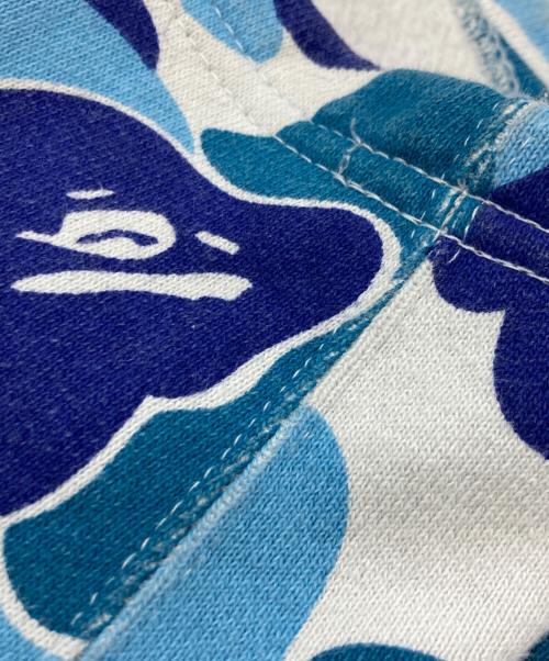 A BATHING APE（アベイシングエイプ）A BATHING APE (アベイシングエイプ) Camo Shark Sweat Shorts ホワイト×ブルー サイズ:XLの古着・服飾アイテム