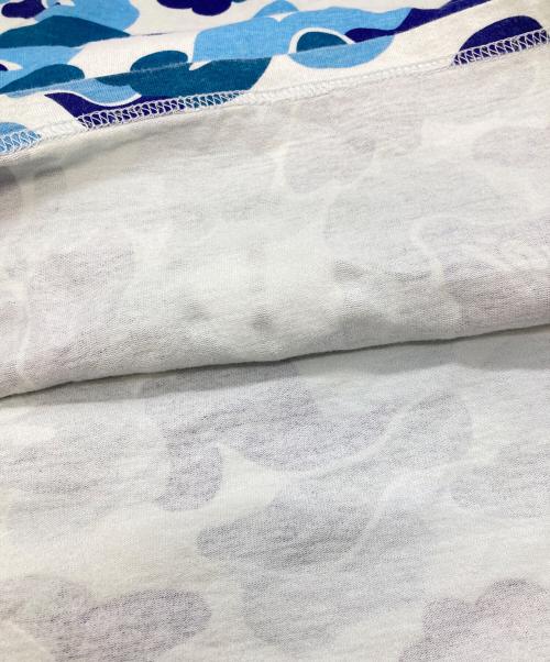 A BATHING APE（アベイシングエイプ）A BATHING APE (アベイシングエイプ) Camo Shark  T ホワイト×ブルー サイズ:Lの古着・服飾アイテム