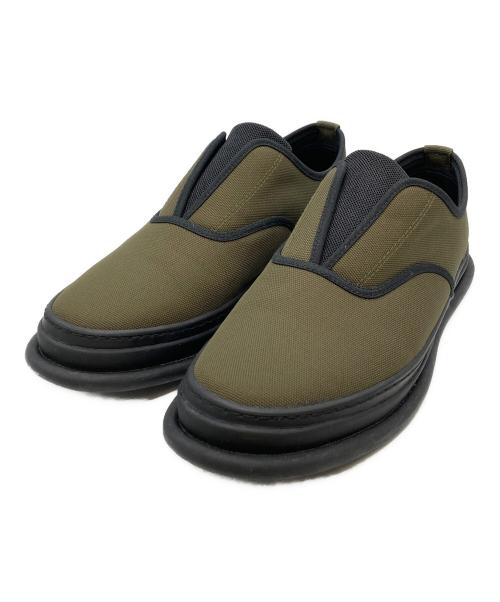 HOMME PLISSE ISSEY MIYAKE（オム プリッセ イッセイ ミヤケ）HOMME PLISSE ISSEY MIYAKE (オム プリッセ イッセイ ミヤケ) ME03スリッポン グリーン サイズ:SIZE42の古着・服飾アイテム