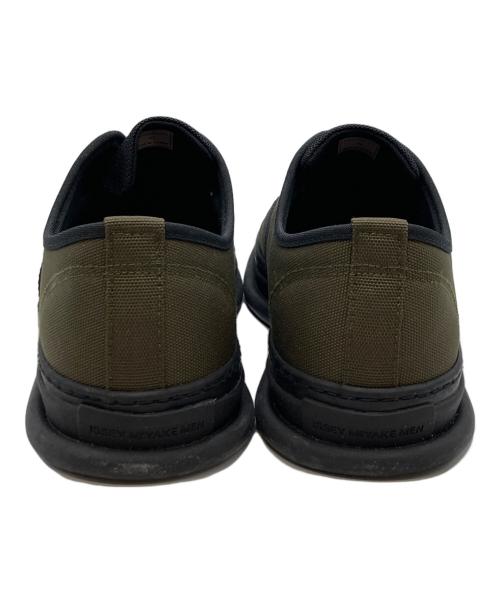 HOMME PLISSE ISSEY MIYAKE（オム プリッセ イッセイ ミヤケ）HOMME PLISSE ISSEY MIYAKE (オム プリッセ イッセイ ミヤケ) ME03スリッポン グリーン サイズ:SIZE42の古着・服飾アイテム