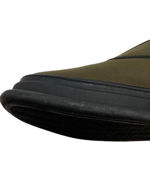 HOMME PLISSE ISSEY MIYAKE（オム プリッセ イッセイ ミヤケ）HOMME PLISSE ISSEY MIYAKE (オム プリッセ イッセイ ミヤケ) ME03スリッポン グリーン サイズ:SIZE42の古着・服飾アイテム