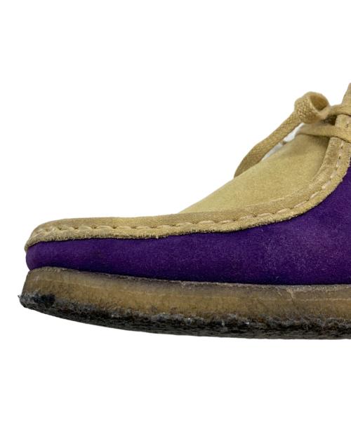 CLARKS（クラークス）CLARKS (クラークス) SUPREME (シュプリーム) WALABEE ベージュ×パープル サイズ:size10 1/2の古着・服飾アイテム
