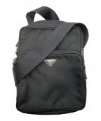 PRADAプラダ）の古着「アマゾン型三角ロゴプレートショルダーバッグ」｜ブラック