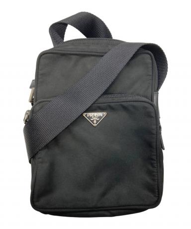 中古・古着通販】PRADA (プラダ) アマゾン型三角ロゴプレート