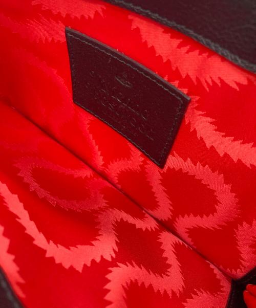 Vivienne Westwood（ヴィヴィアンウエストウッド）Vivienne Westwood (ヴィヴィアンウエストウッド) リップデザインクラッチバッグ レッド×ブラックの古着・服飾アイテム