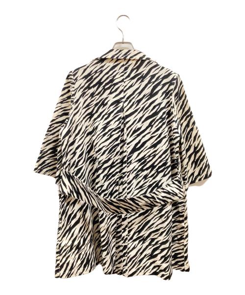 LIMI feu（リミフゥ）LIMI feu (リミフゥ) ゼブラ柄コート ホワイト×ブラック サイズ:Sの古着・服飾アイテム