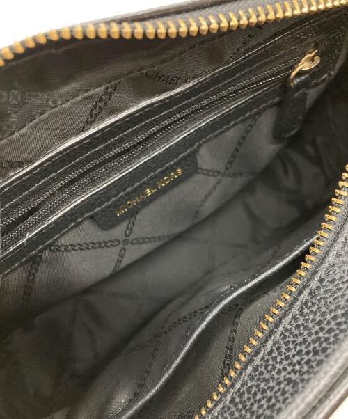 MICHAEL KORS（マイケル・コース）MICHAEL KORS (マイケル・コース) JET SET MD CAMERA BAG ブラックの古着・服飾アイテム