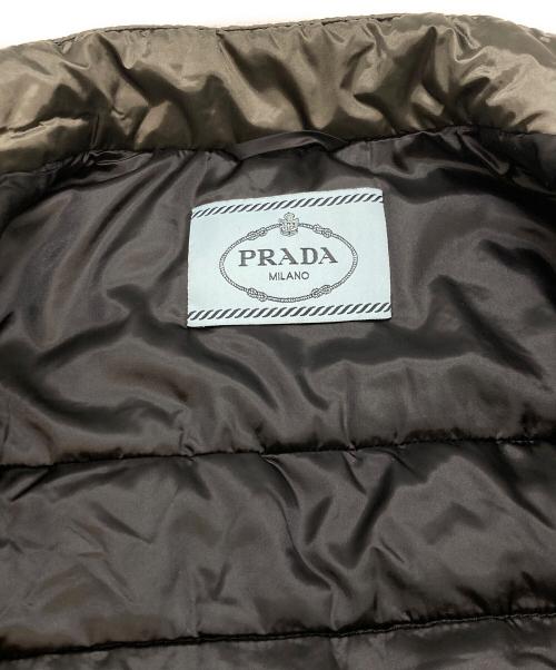 PRADA（プラダ）PRADA (プラダ) ロゴプレートダウンベスト グレー サイズ:38の古着・服飾アイテム