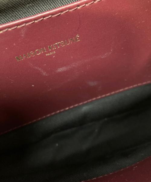 maison kitsune（メゾンキツネ）MAISON KITSUNE (メゾンキツネ) EDIE バッグ ワインレッドの古着・服飾アイテム