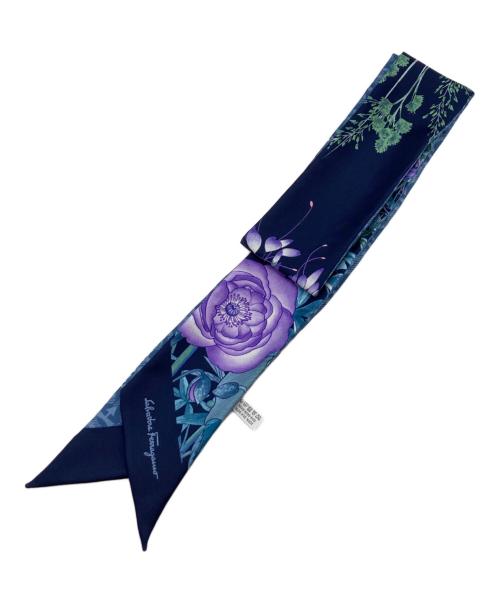 Salvatore Ferragamo（サルヴァトーレ フェラガモ）Salvatore Ferragamo (サルヴァトーレ フェラガモ) シルクスカーフ ネイビーの古着・服飾アイテム