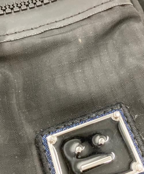 Acne studios（アクネ ストゥディオズ）Acne studios (アクネ ストゥディオズ) ロゴプレートポケットバッグ ブラックの古着・服飾アイテム