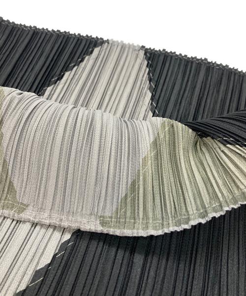 PLEATS PLEASE（プリーツプリーズ）PLEATS PLEASE (プリーツプリーズ) ノースリーブカットソー ブラック×グレー サイズ:3の古着・服飾アイテム