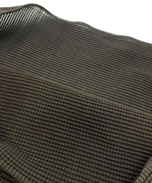 ISSEEY MIYAKE PLEATS T（イッセイミヤケ プリーツ）ISSEEY MIYAKE PLEATS T (イッセイミヤケ プリーツ) 半袖カットソー ブラウン サイズ:Mの古着・服飾アイテム