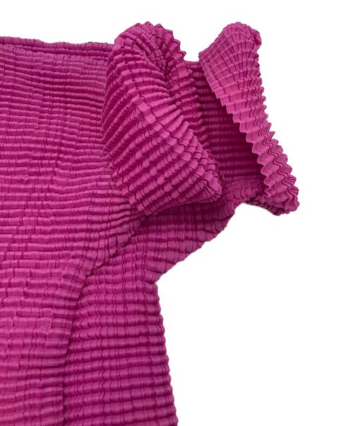 ISSEY MIYAKE PLEATS T（イッセイミヤケ プリーツ）ISSEY MIYAKE PLEATS T (イッセイミヤケ プリーツ) 半袖カットソー ピンク サイズ:Ｍの古着・服飾アイテム