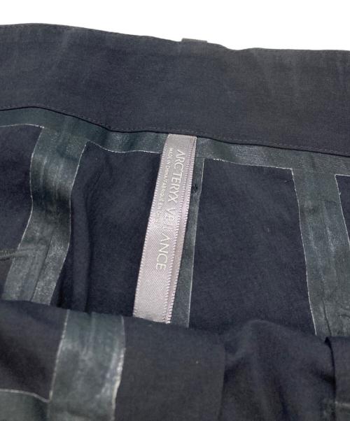 ARC'TERYX VEILANCE（アークテリクスヴェイランス）ARC'TERYX VEILANCE (アークテリクスヴェイランス) VORONOI LT SHORTS ブラック サイズ:36の古着・服飾アイテム