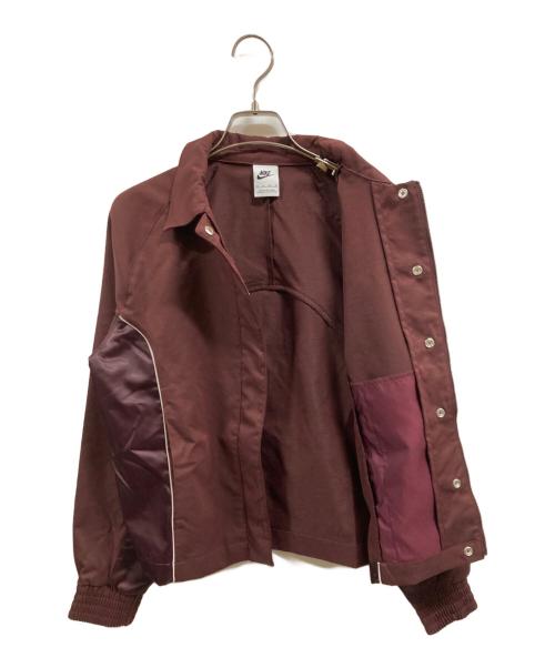 NIKE（ナイキ）NIKE (ナイキ) WMNS NSW SWOOSH WOVEN JACKET ブラウン サイズ:XSの古着・服飾アイテム