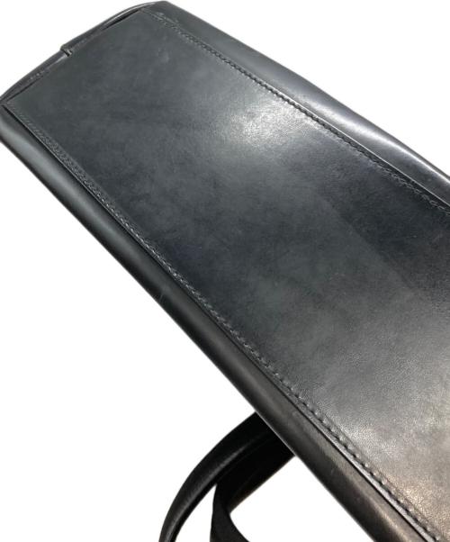 PRADA（プラダ）PRADA (プラダ) ロゴ型抜きレザートートバッグ ブラックの古着・服飾アイテム