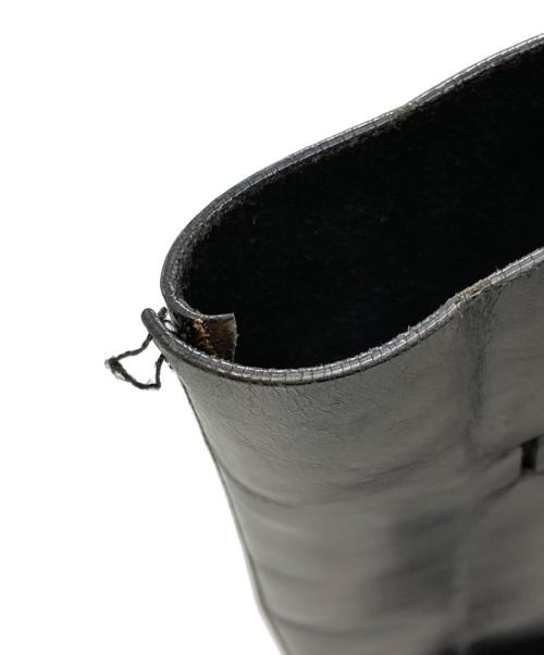 PRADA（プラダ）PRADA (プラダ) ロゴ型抜きレザートートバッグ ブラックの古着・服飾アイテム